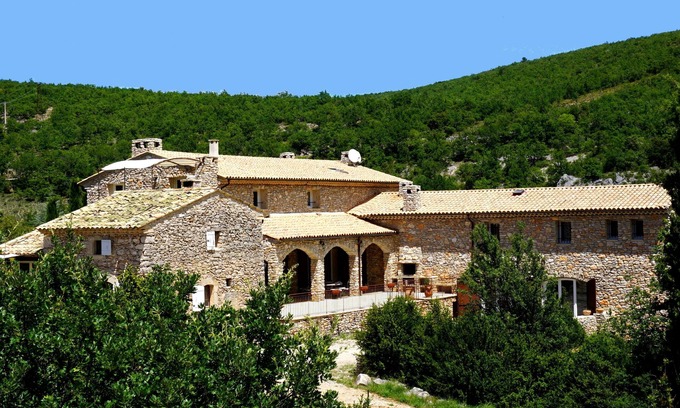 Simiane-la-Rotonde House | Quiet La Buisse estate with tennis court, heated swimming pool, ideal for families