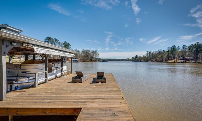 Eatonton House | Quiet Lakefront Eatonton House with Boat Dock!