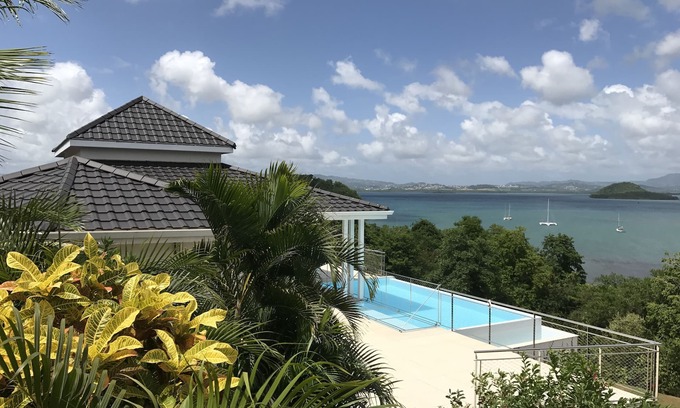Trois-Ilets Villa | Quiet luxury villa with infinity pool, on the golf course with sea view