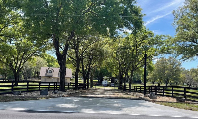 Ocala Apartment | Quiet Mini Farm