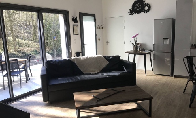 Rochecorbon House | Quiet, modern, spacious cottage.