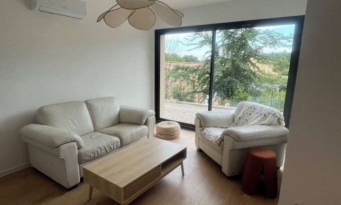 Pierrevert House | Quiet new house in the heart of Provence