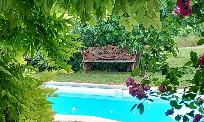 Ruch House | Quiet, peaceful, house for two, near St-Emilion. Private pool. WiFi.