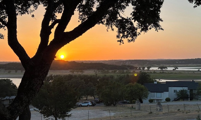 Canyon Lake Condo | Quiet, pet friendly condo, beautiful sunset views.