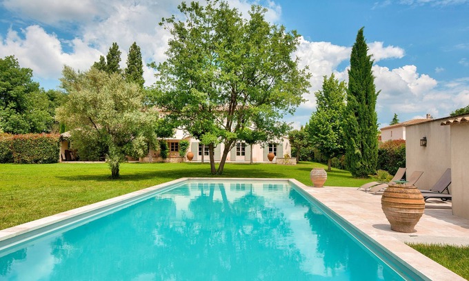 Aix-en-Provence House | Quiet Provencal farmhouse with large swimming pool in Aix en Provence.