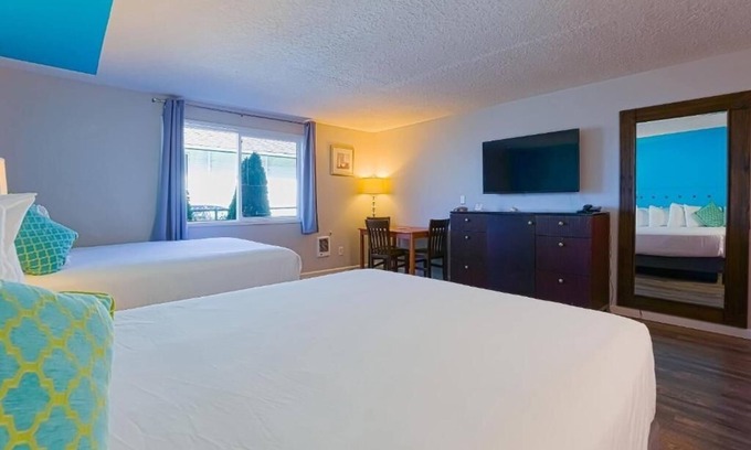 Seaside Hotel | Quiet Room for Relaxation Near Local Seaside Landmarks