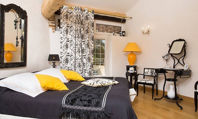 Villars-les-Dombes Bed & Breakfast | Quiet room B&b - at Domaine de La Bellière