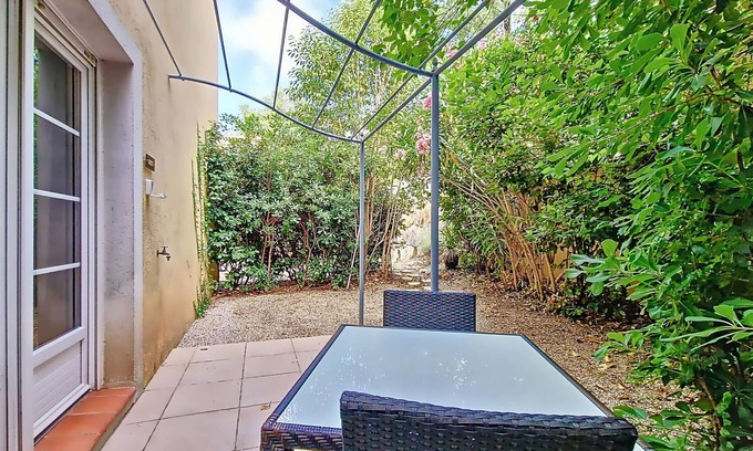 Callian Apartment | Quiet studio, pool, pets allowed, air conditioning, Var