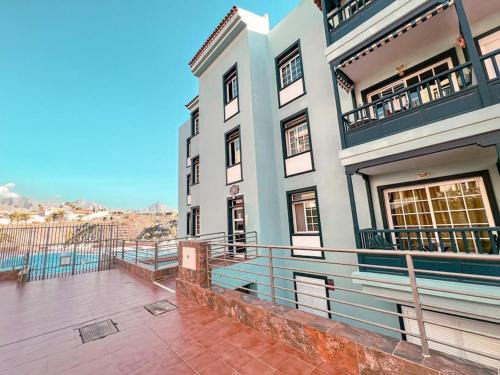 Callao Salvaje Apartment | Quiet Sunviet Stay, Pool & Morning Sun Balcony CS021