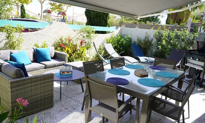 Gruissan Villa | Quiet villa, large terrace, sleeps 7. 50 m from GRAZEL beach
