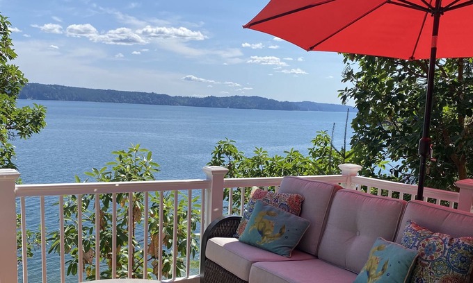 West Hills Cottage | Quiet Waterfront Oasis with private beach