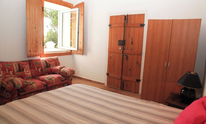 Estombar Bed & Breakfast | Quinta de Sta Teresinha, vacation home for Nature Lovers! Relax!