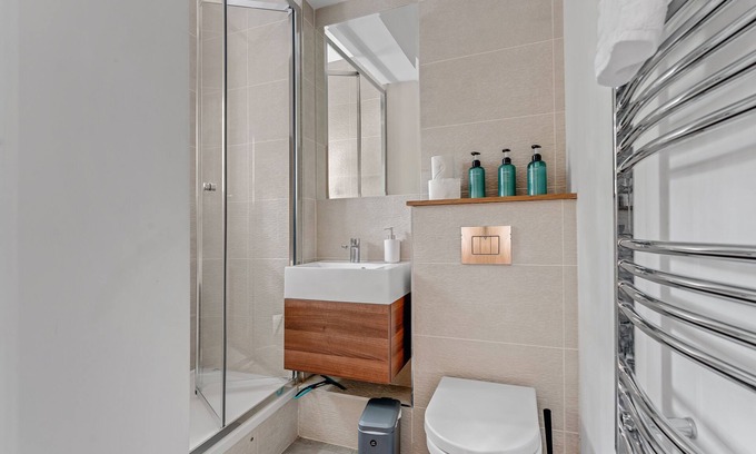 Turnham Green Apartment | Quirky 1bd flat,sleeps2,Chiswick underground station