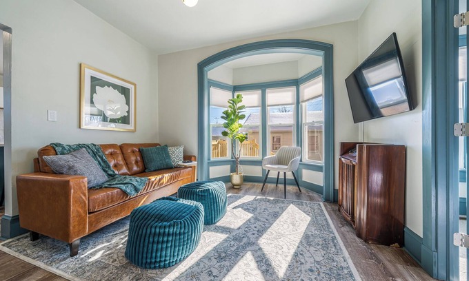 Appleton Apartment | Quirky Historic Gem, Pets Welcome, Close to Downtown Appleton Fun