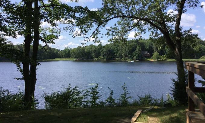 Cloverdale Cottage | Quite Cottage on Private Lake w/Fishing Boat Included!