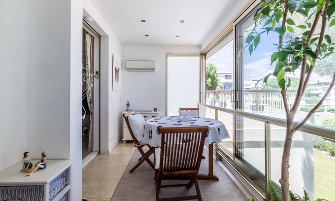 Mandelieu-la-Napoule Beach Apartment | Réf:2PDM Holiday rental Two-room apartment Sea view Mandelieu-la-Napoule