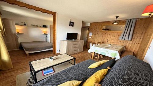 Puy-Saint-Vincent Apartment | Résidence Dame Blanche - DBA208 - APPT 1 CHAMBRE + CABINE - BALCON - 6 PERSONNES - Secteur 1800 MAE-2434