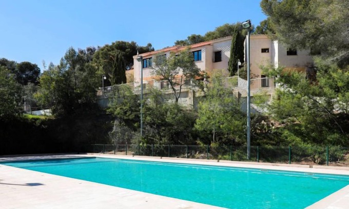 Boulouris-sur-Mer Apartment | Résidence Les Jardins d'Azur by Interhome