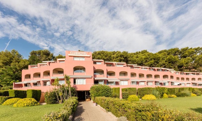 Saint-Mandrier-sur-Mer Apartment | Résidence Pierre & Vacances Les Jardins de la Côte d'Azur