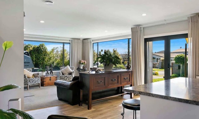 Rainbow Point House | R&R in Rainbow Point