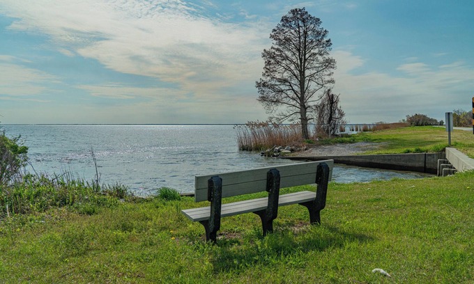 Fairfield Cabin | "R's Cabin" on Lake Mattamuskeet.