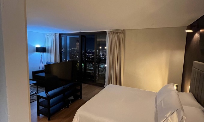 Santa Fe Apartment | R5/Moderno Loft in La Candelaria