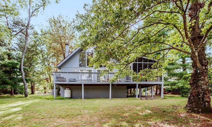 The Woods House | Radiant Mountain Vacation Rental Oasis near Potomac River in West Virginia