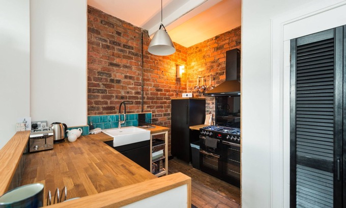 Stockbridge Cottage | Raeburn Place Apartment - sleeps 2 guests
