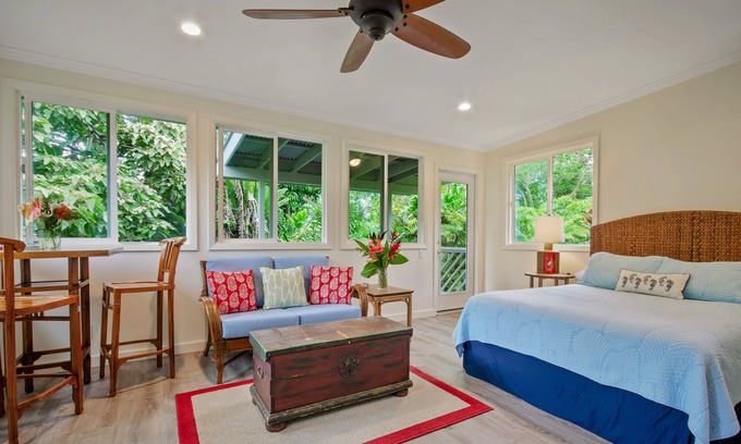 Hilo Apartment | Rain Forest Hideaway-Cozy, Private & Beautiful Studio in Hilo Beach Neighborhood