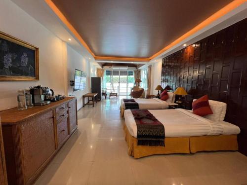 Bang Khla House | Rainbow Arokaya Holistic Longevity Wellness Resort - Riverfront Room