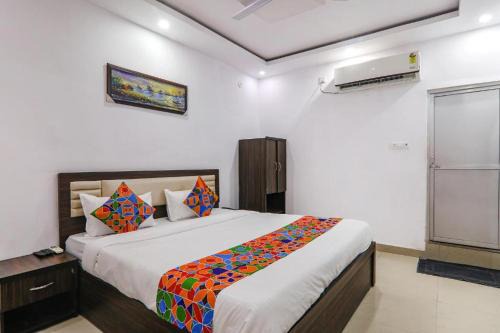 Varanasi Hotel | Raj Hotel's