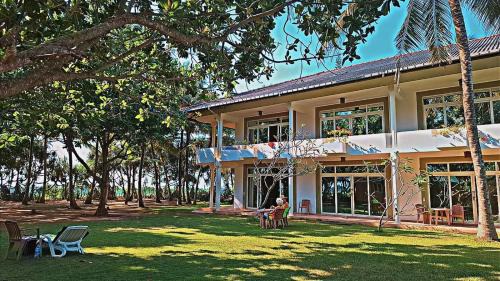 Balapitiya Bed & Breakfast | Raja Beach Hotel