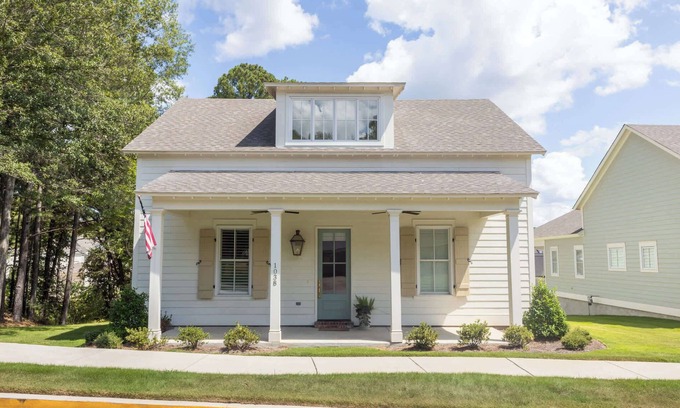 Oxford House | Rally Capps at the Lamar by Apex Short Term Stays