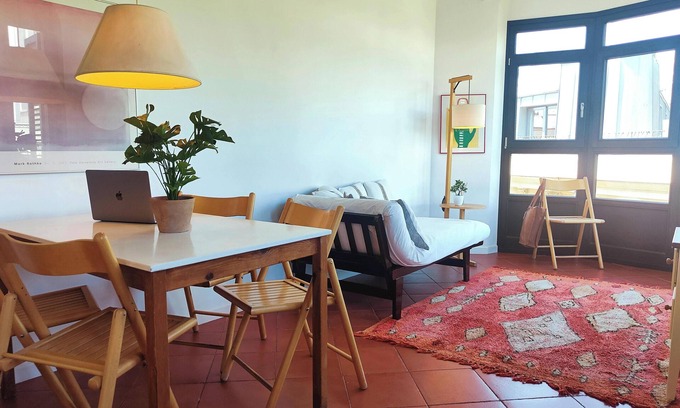 Gothic Quarter Apartment | Rambla C- ideal for couples; inspiring views!