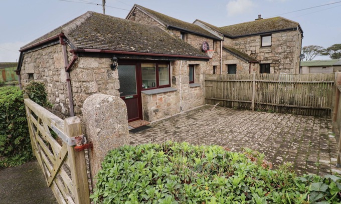 Botallack Cottage | RAMBLERS REST, pet friendly, character holiday cottage in St Just