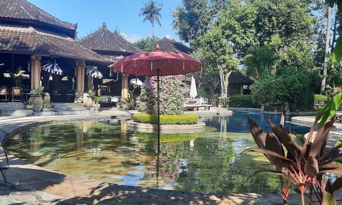 Lovina Hotel | Rambutan Hotel