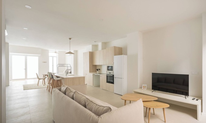 Montolivet Apartment | Ramona House