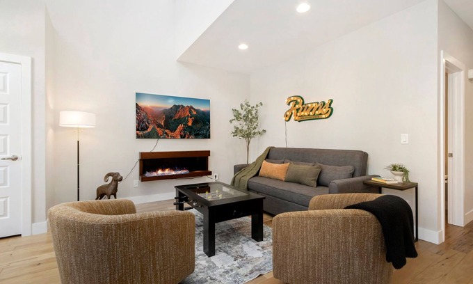 Old Town North House | Ram’s Roost | Rooftop Hot Tub, Patio & Family Fun