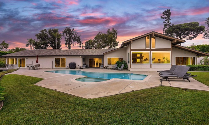 Covenant House | Rancho Santa Fe Beauty, close to Del Mar Race Track & Riding Club