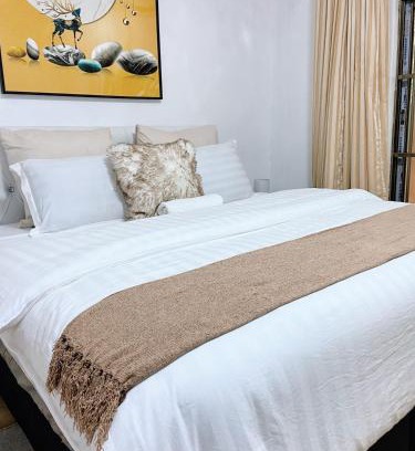 Central House | Ranzi Court