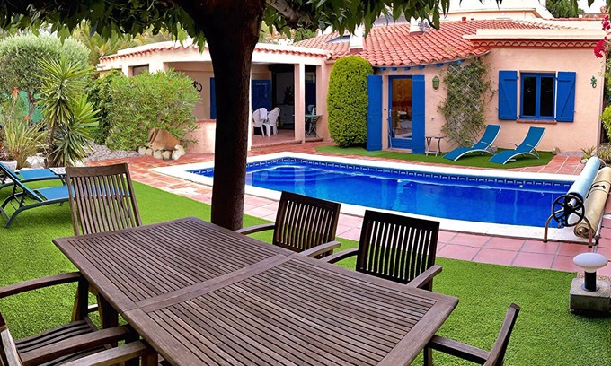 Argeles Plage Villa | Rare, A 100 m de la Plage, Villa Avec Piscine, Jardin et Parking Privé Clos