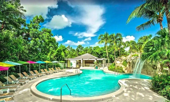 Rock Harbor Resort | Rare Find! 4 Relaxing Units, 2 Pools, Pet-friendly