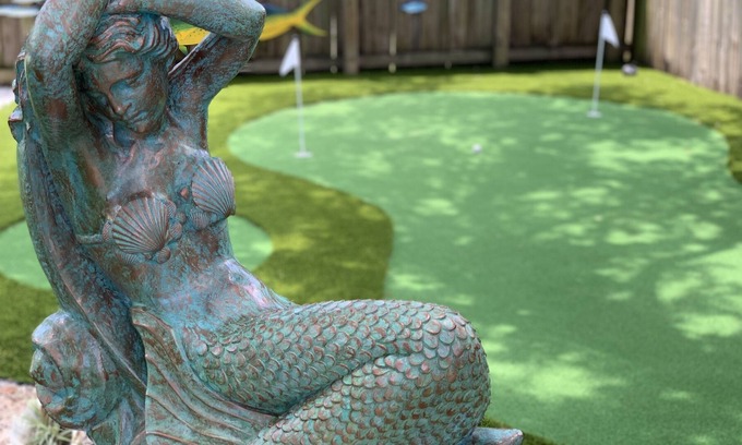 Tarpon River House | Rare Tropical Oasis With Mini-Golf Near Las Olas Blvd.
