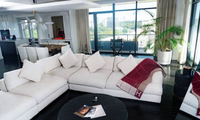 Colonial Homes Condo | Rare! XL Luxury Penthouse Buckhead/Midtown 2 Bed 2.5 Bath