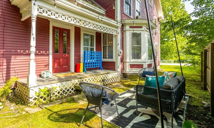 Bridgewater Apartment | Raspberry Inn · Classic Riverfront Home-Mins to Woodstock & Skiing
