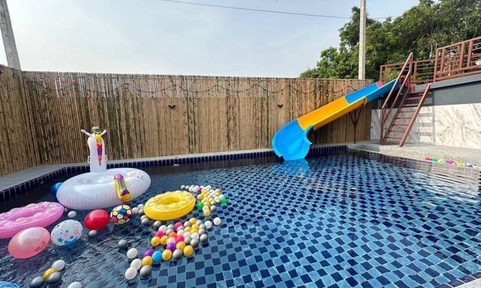 Na Kluea Villa | Ravin Paradise Pool Villa Pattaya 3-bedroom with AC, WiFi, pool table , bbq