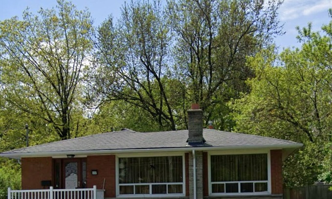 Scarborough House | Rayann’s Lodge is an excellent place to stay providing the “ Home away Home”.