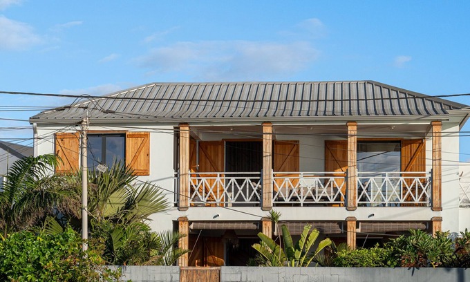 Saint-Pierre De La Reunion House | Rayon Bleu, Sunset View