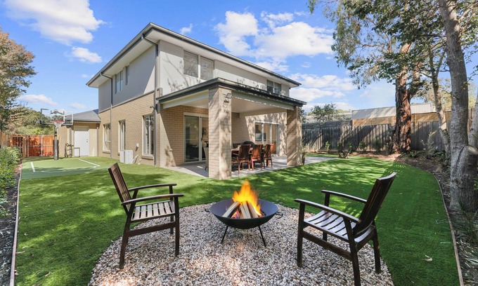 Cowes House | Raywood Coastal Retreat by Ready Set Stay