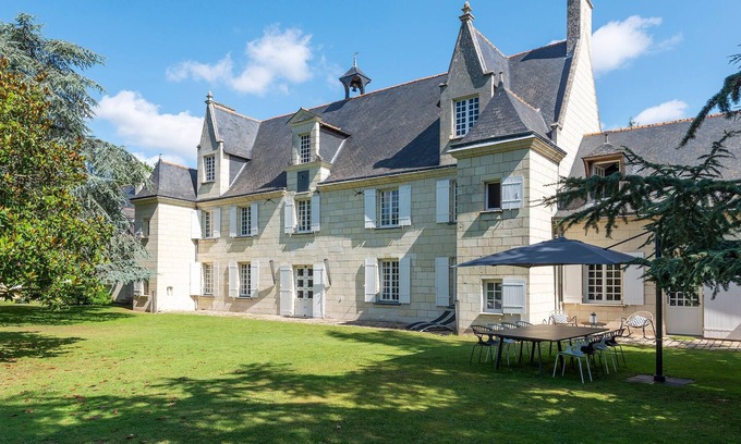 Vivy Apartment | RDC - Château de la Ronde - Avec piscine et jacuzzi